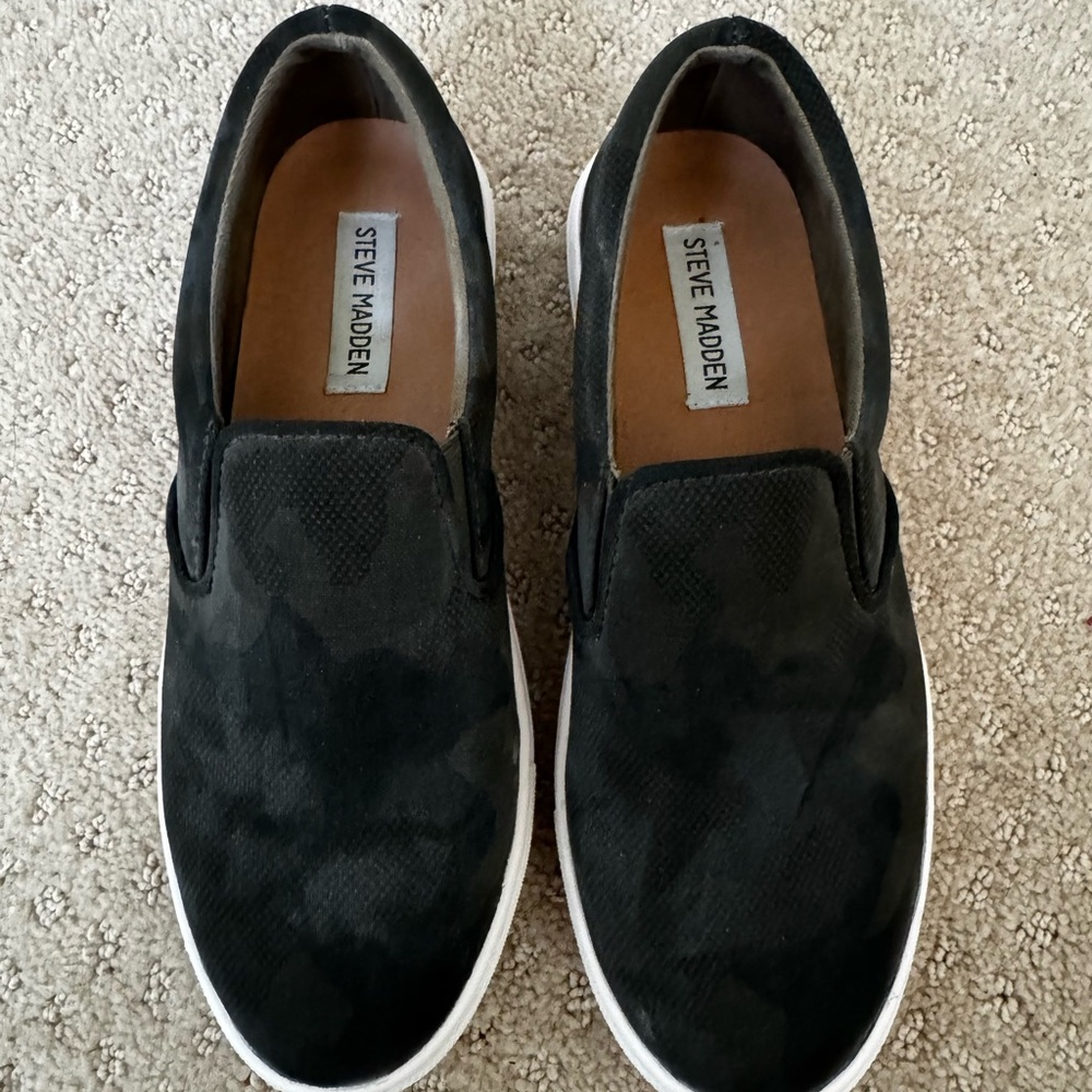 Steve Madden Camo slip ons-- size 7